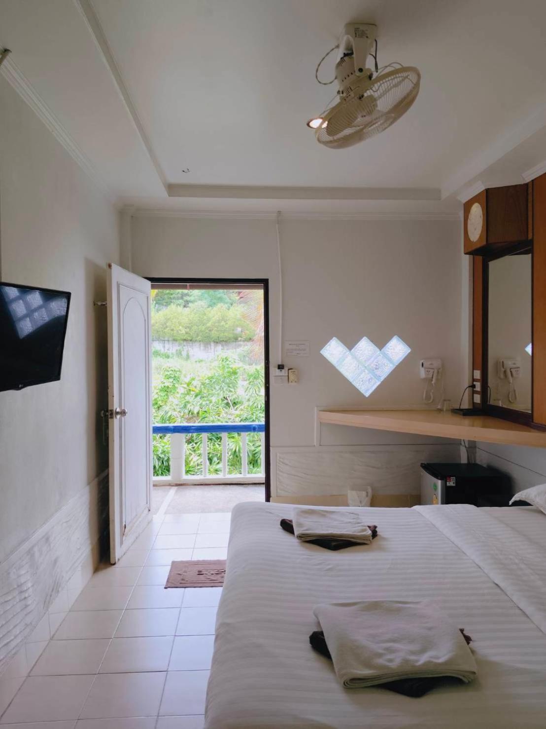 Simple Life Talay & Divers Resort Koh Tao Exterior photo